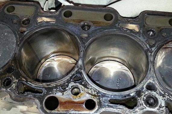 维修黑幕 发动机中放白糖究竟会怎么样！