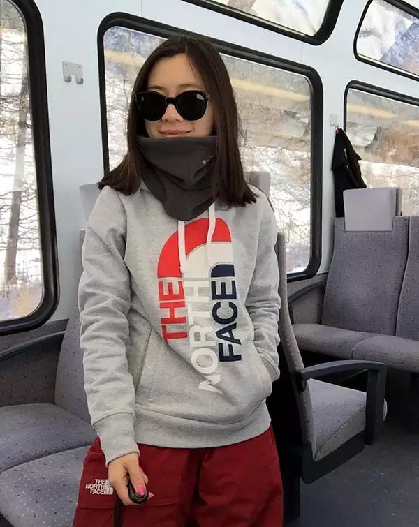 张小鹅大量照片放出 去国外滑雪的那些事儿