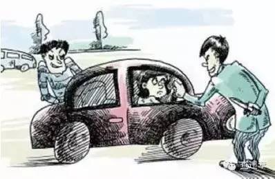 “碰瓷”能防.但这些装行车记录仪都没用