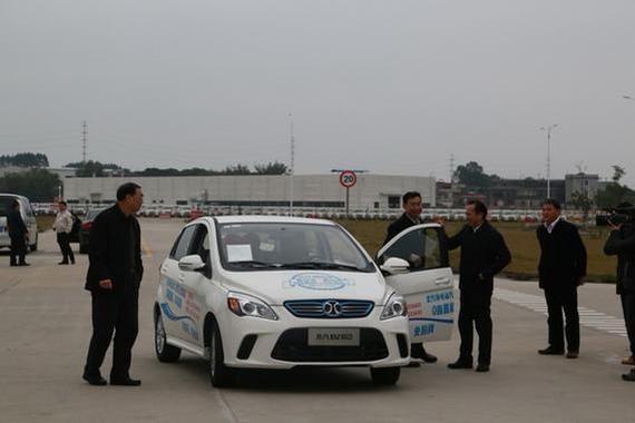 首张纯电动乘用车生产牌照落地