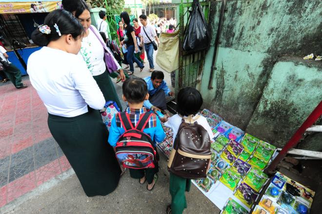 Going在仰光 脏摊儿豪饭的一天怎样度过的