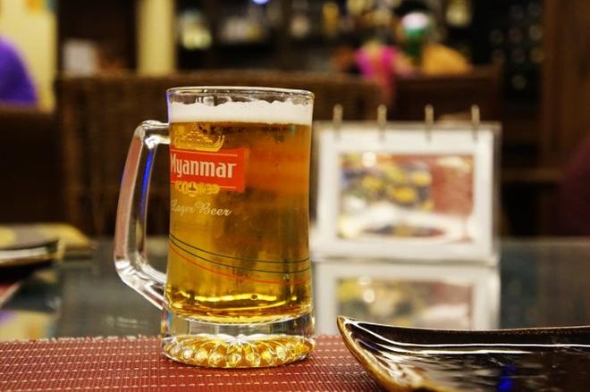 Going在仰光 脏摊儿豪饭的一天怎样度过的