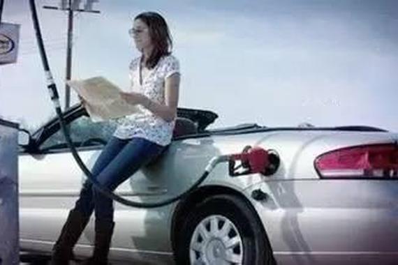 你不知道的秘密：油箱开口为啥有左有右？