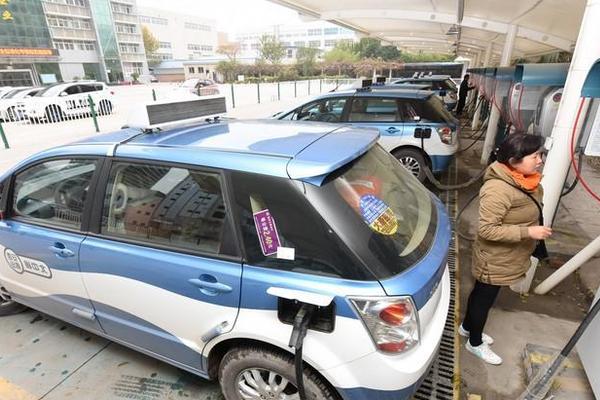 上海充电桩激增 新能源车2020年达26万辆