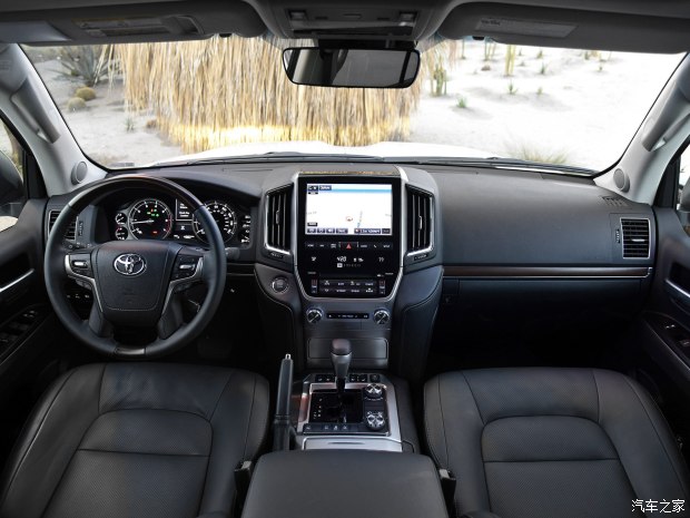 海外版新款兰德酷路泽内饰