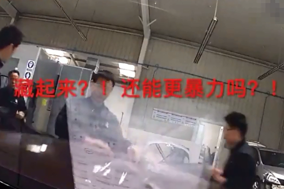 视频：劳斯莱斯在4S店竟然被这样对待