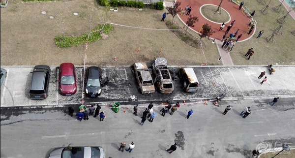 比亚迪唐突然起火自燃 车主险丧命!