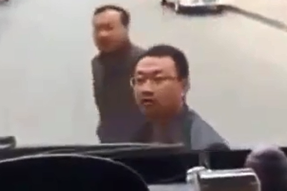 视频：碰瓷还组团？问你怕没有？！