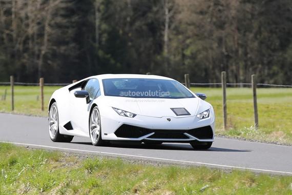 或巴黎车展亮相 曝Huracan轻量化版谍照