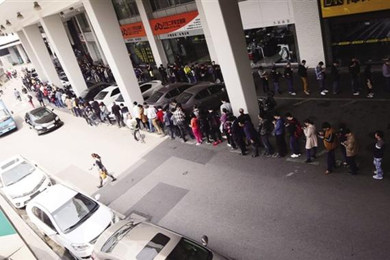 沪牌拍卖调查恐慌性需求助推参拍人数虚高