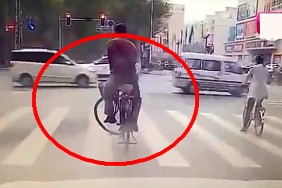 视频：跟我比车技？你还嫩了点！