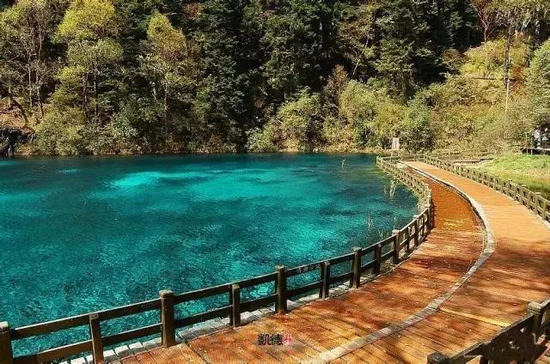 国内必去十大最美小镇 你自驾去过几个?