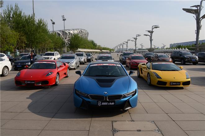 发布会停车场车辆