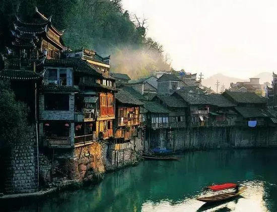 国内必去十大最美小镇 你自驾去过几个?