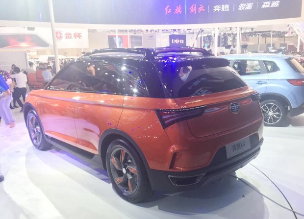 2016北京车展新奔腾全新SUV X4发布