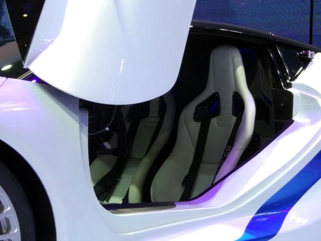 北汽新能源ARCFOX-7北京车展亮相