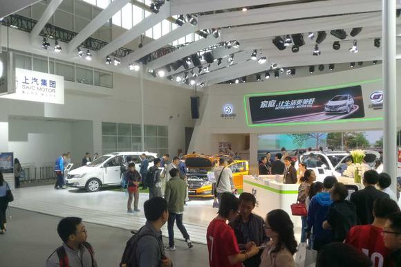 合资受追捧、自主被冷落.一尺之隔两世界