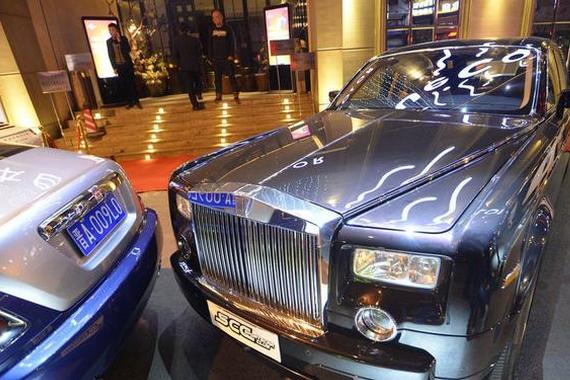 豪车云集酒吧 车主什么来路？