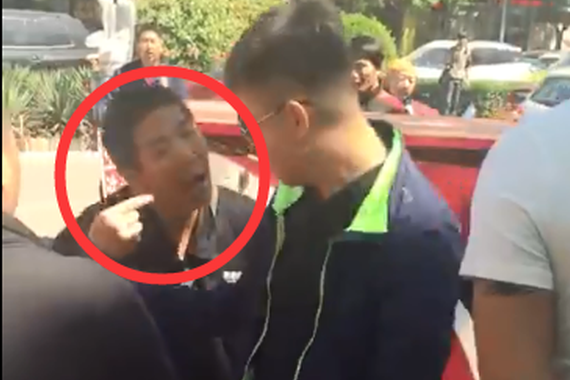 视频：奔驰和快递车刮擦！可这结果却是