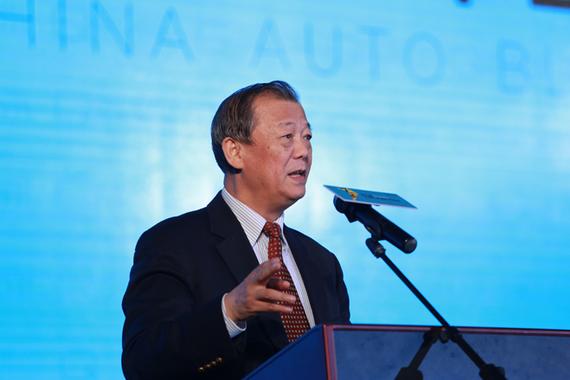 姚景源:经济下行是化解深层次矛盾的必须