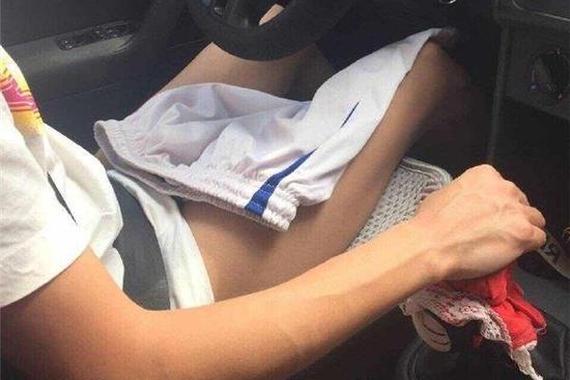 顺风车司机不穿裤子开车被永久封号