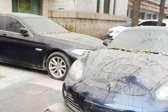 土豪斗气最高境界：保时捷堵宝马一年