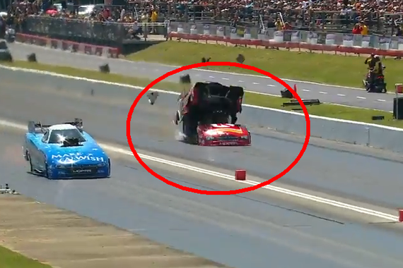 视频：跑车“质量”太差？刚开跑就散架