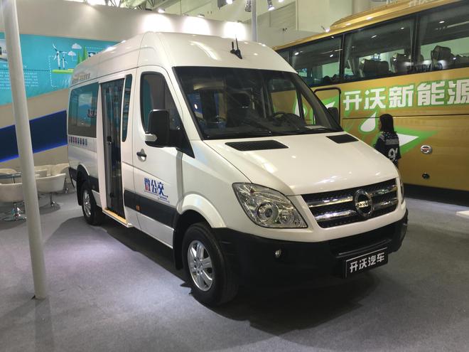 南京金龙开沃D11纯电动公交车