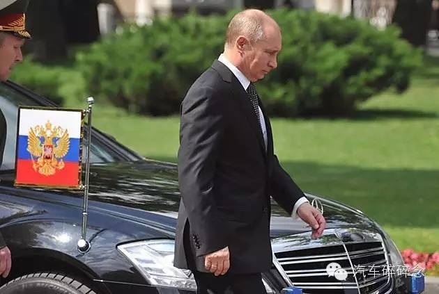 开潜艇、玩F1,可他就没个称心座驾?