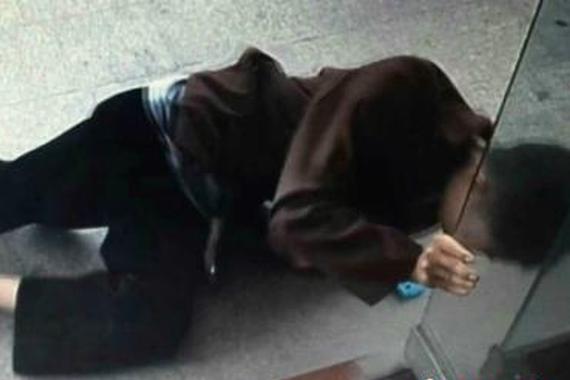 车主见电动车被扣耍赖：不还车就脱光光