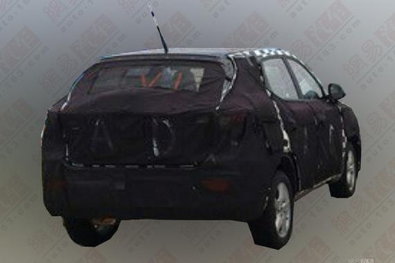 或定名RX3 疑似荣威全新小型SUV谍照