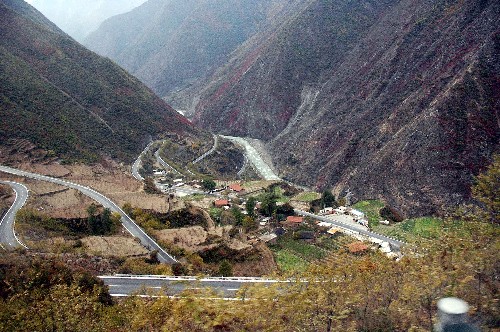 盘点中国最险的六大自驾线路 不要轻易挑战哦