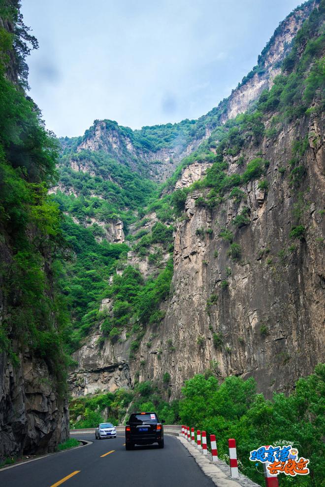 挂壁公路 驰骋在太行山的绝壁之上