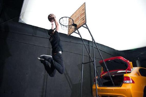 如何让一个KOBE粉丝在自己的思域上打篮球