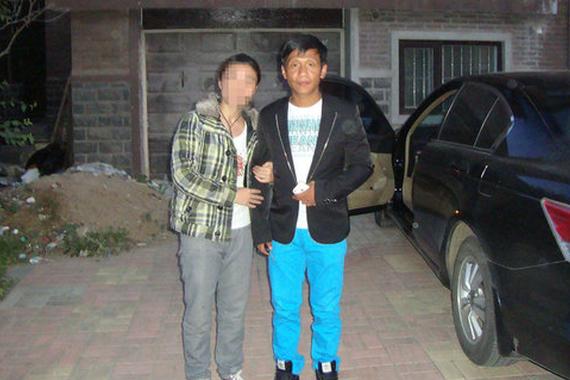 宋小宝座驾曝光，从住小旅馆，到宝马豪车