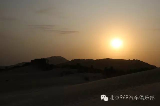 逃离格子间 自驾赤峰看沙漠里的夕阳