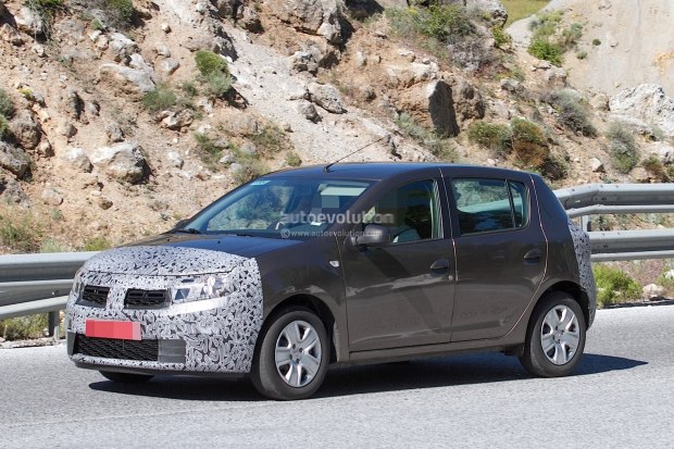 外观调整 Dacia新款Sandero/Logan谍照