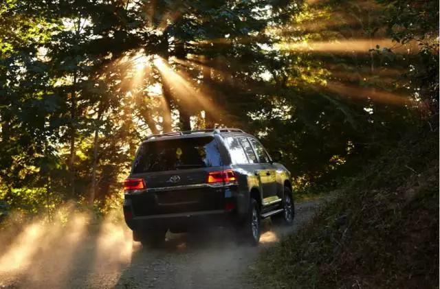 日系大型豪华SUV为何跳水依然卖不好?