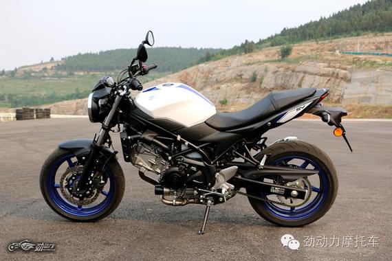 最好骑的中量级街车——铃木SV650