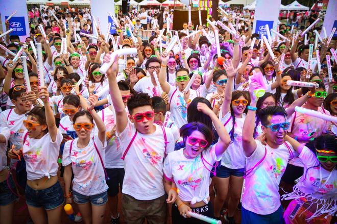 小心被撞到地上！领动ILLUMI RUN夜袭北京