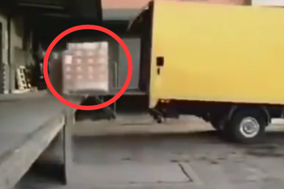 视频：老司机卸货技巧！一般人真不敢