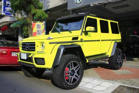 霸气侧漏！街头实拍台湾首辆奔驰G500越野猛兽