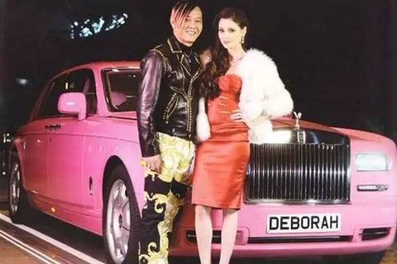 澳门大叔才是人生赢家 幻影车队+模特媳妇