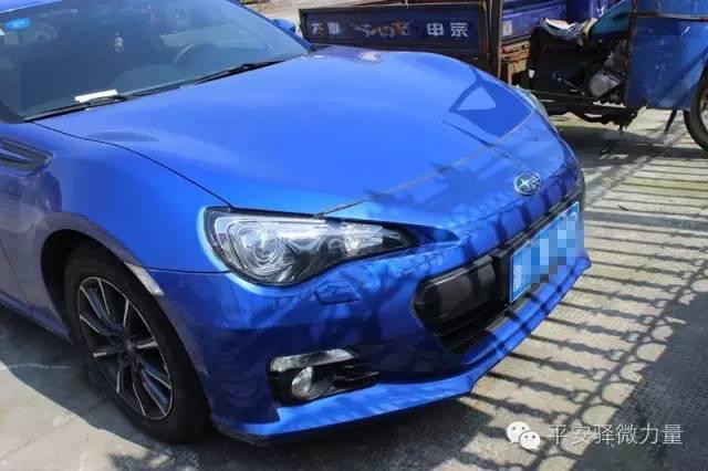 男子开跑车堵中考考场门 钥匙扔交警就走