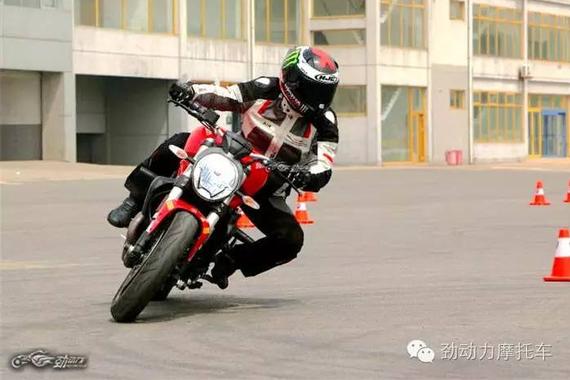 魔兽or怪兽 试驾杜卡迪Monster 821