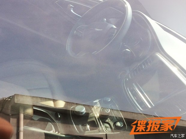 或引入国内 新克莱斯勒200国内实车曝光