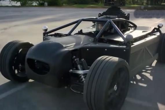 视频：能模拟任何车辆！黑鸟特技拍摄车