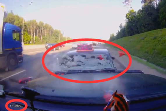 视频：时速60公里就能造成严重的车祸