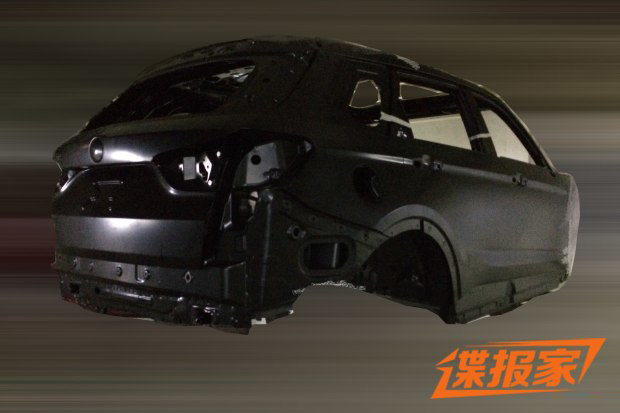 定位中型SUV 疑似中华V7白车身谍照曝光