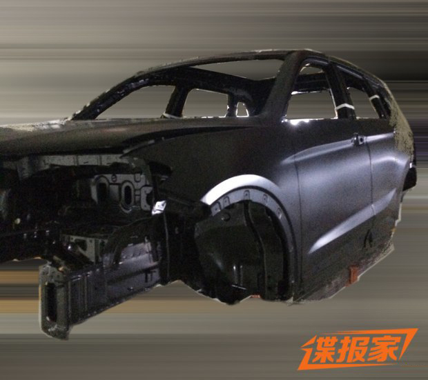 定位中型SUV 疑似中华V7白车身谍照曝光